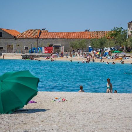 Apartments With A Parking Space Kastel Stari, Kastela - 22590 Bagian luar foto